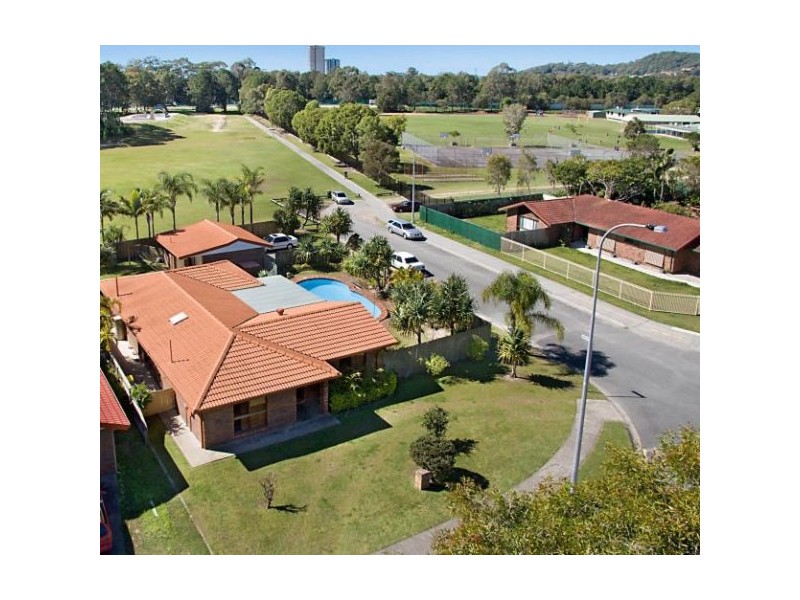 97 KP McGrath Dr, Elanora QLD 4221