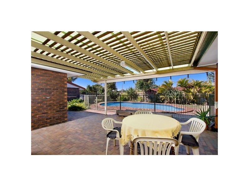 97 KP McGrath Dr, Elanora QLD 4221