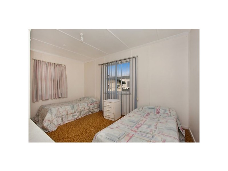 34 Eden Avenue, Rainbow Bay QLD 4225