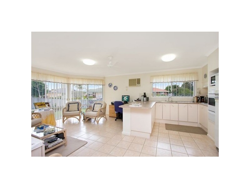 6 Rosnay Ct, Banora Point NSW 2486