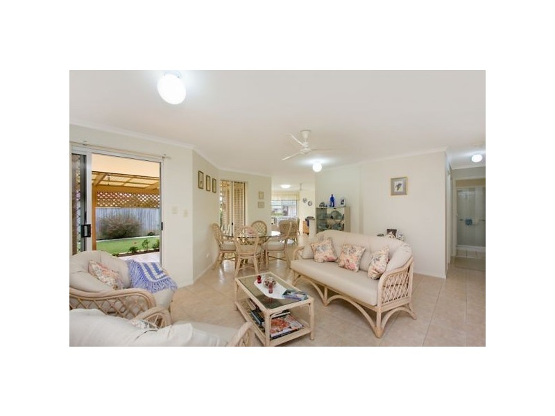 6 Rosnay Ct, Banora Point NSW 2486