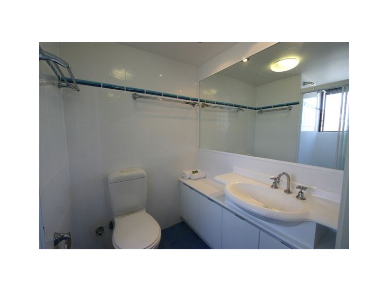 5B/166 Marine Parade, Rainbow Bay QLD 4225