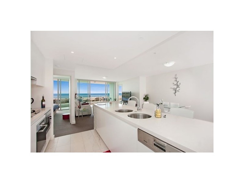 302 Kirra Surf  Creek Street, Kirra QLD 4225