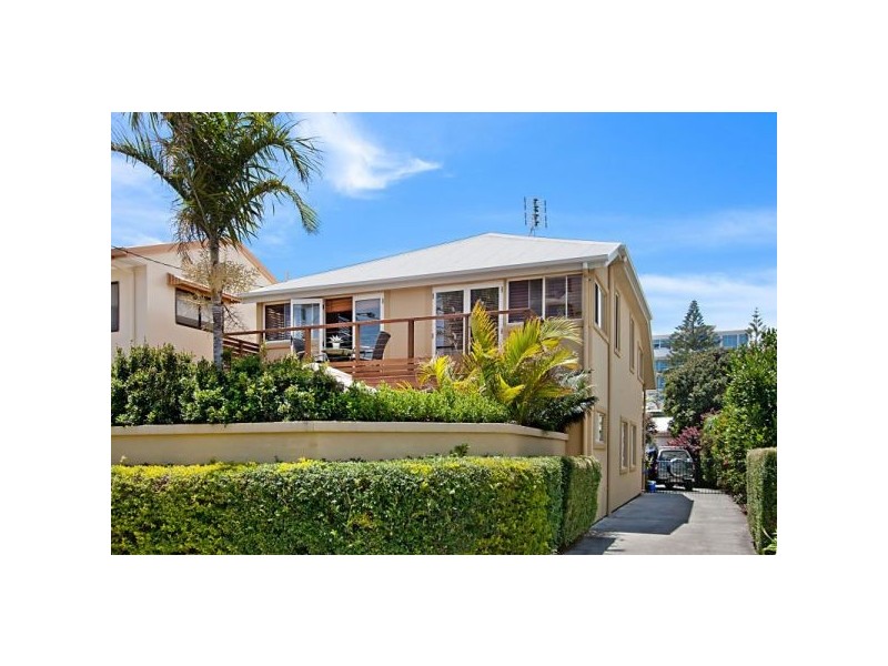 38 Eden Ave, Rainbow Bay QLD 4225