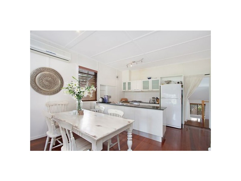 38 Eden Ave, Rainbow Bay QLD 4225