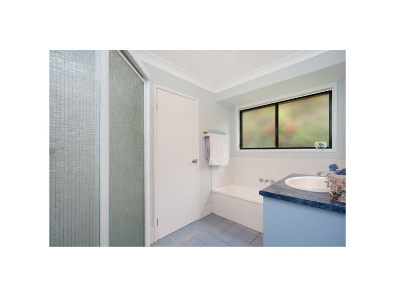 26 Cashel Cres, Banora Point NSW 2486