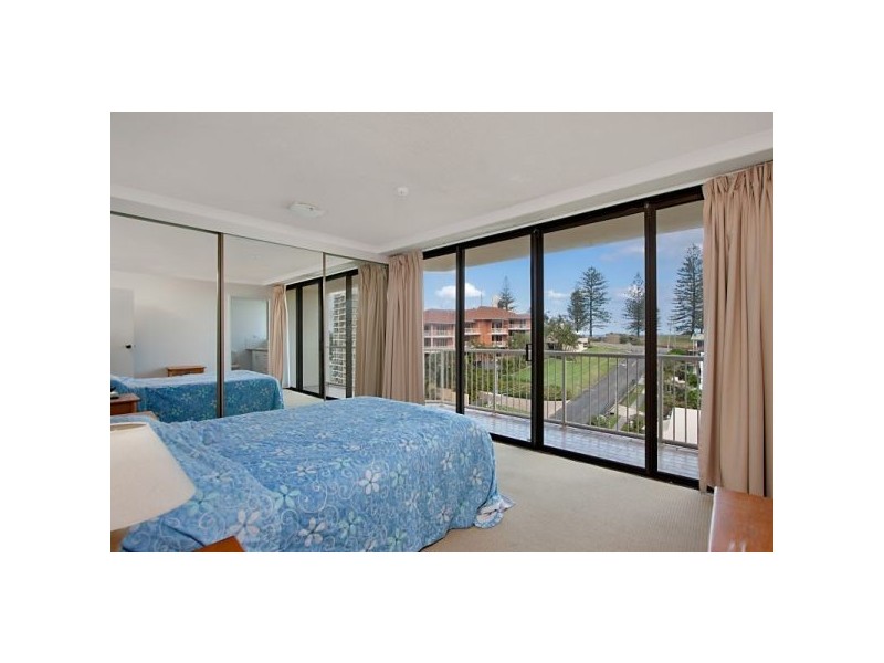 16/3 Eden Avenue, Rainbow Bay QLD 4225