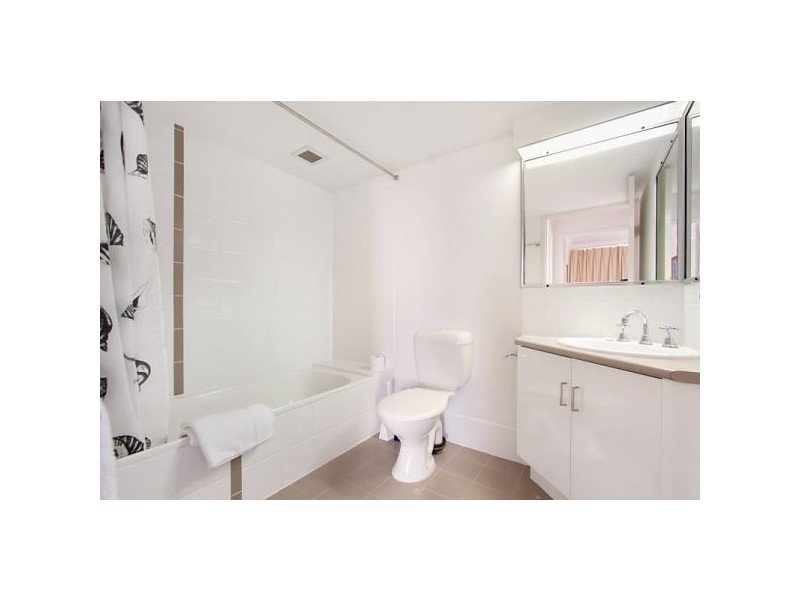 16/3 Eden Avenue, Rainbow Bay QLD 4225