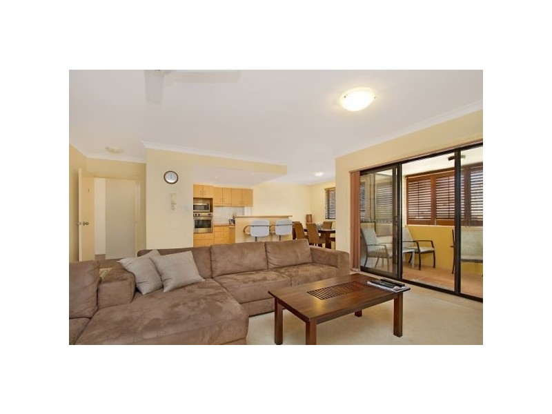 8/20 Dutton Street, Coolangatta QLD 4225