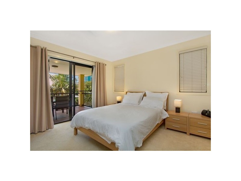 8/20 Dutton Street, Coolangatta QLD 4225