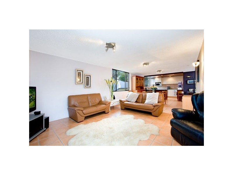 3/10  Rutledge Street, Coolangatta QLD 4225