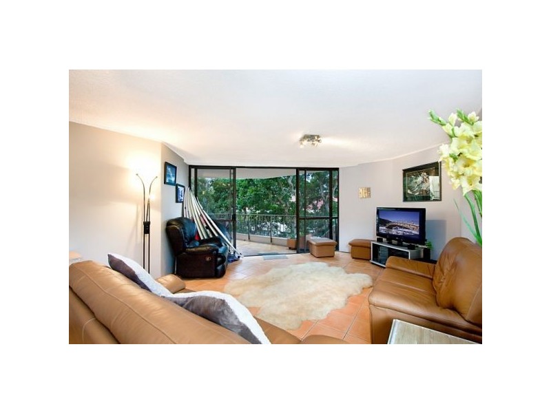 3/10  Rutledge Street, Coolangatta QLD 4225