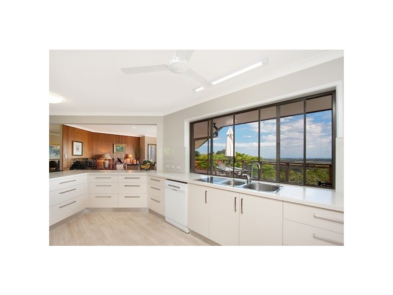 8 The Parapet, Banora Point NSW 2486