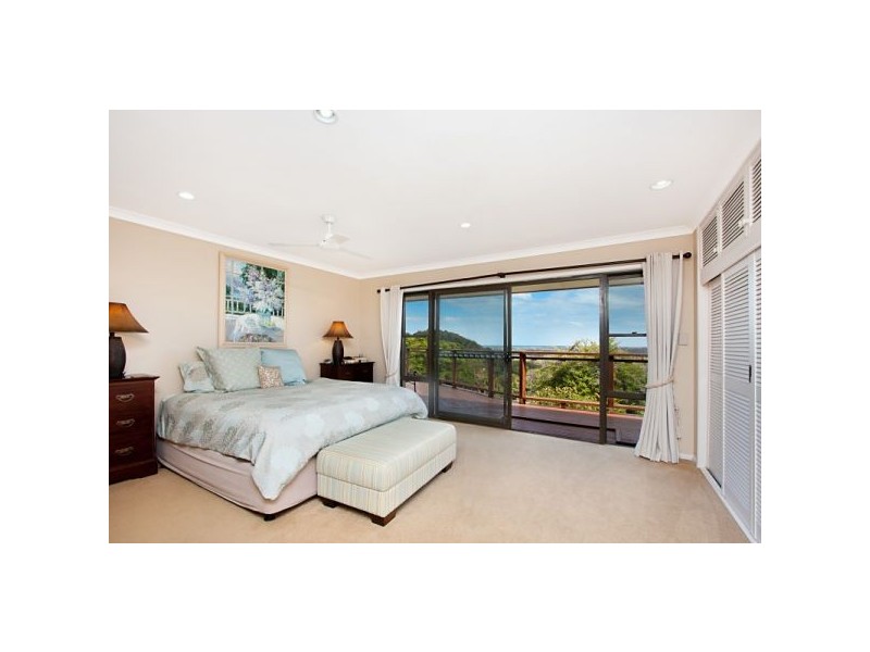 8 The Parapet, Banora Point NSW 2486