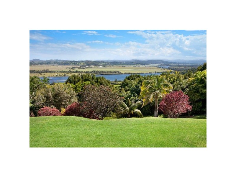 8 The Parapet, Banora Point NSW 2486