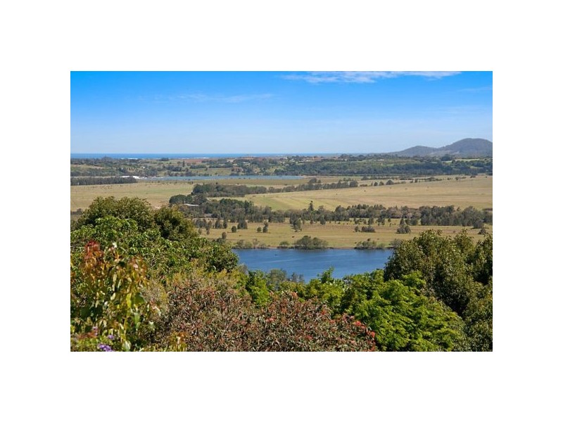 8 The Parapet, Banora Point NSW 2486