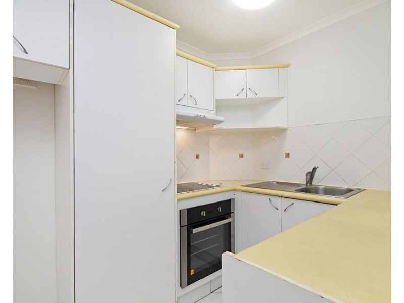 2/51 Eden Avenue, Coolangatta QLD 4225