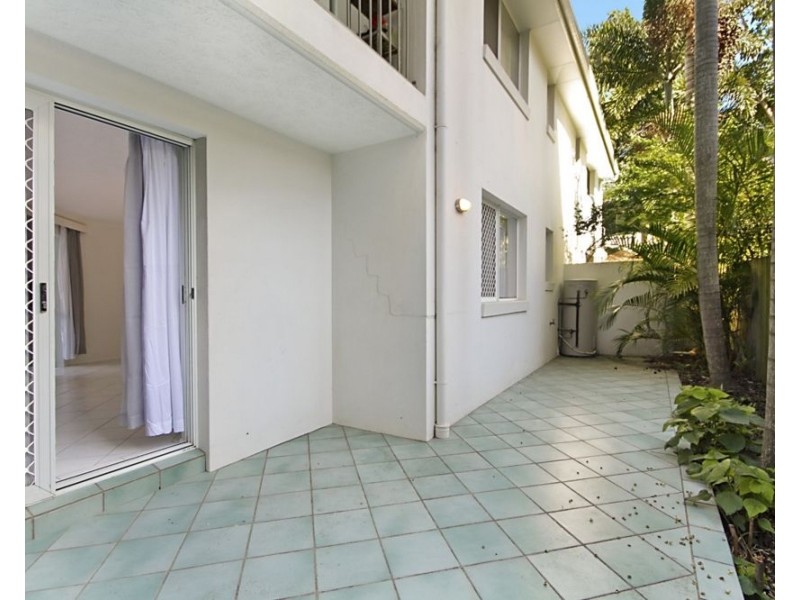 2/51 Eden Avenue, Coolangatta QLD 4225
