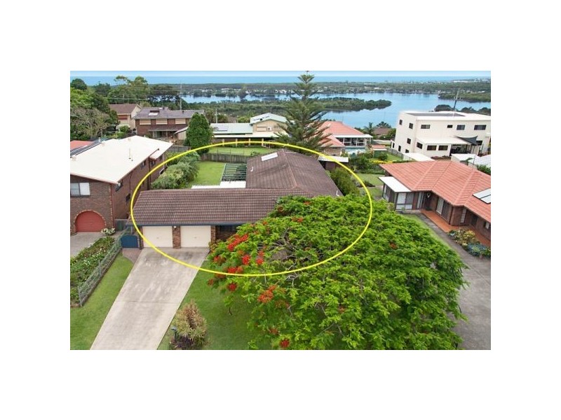 142 Pioneer Pde, Banora Point NSW 2486