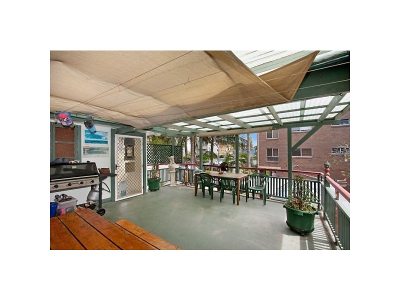 239 Boundary Street, Rainbow Bay QLD 4225