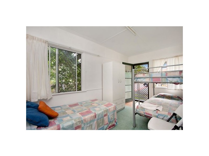 239 Boundary Street, Rainbow Bay QLD 4225