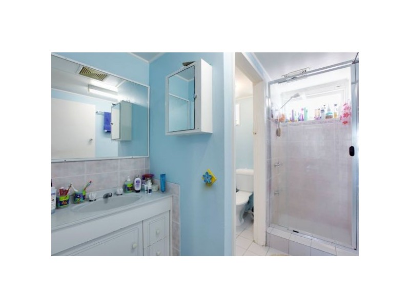 10/30 Powell Crescent, Coolangatta QLD 4225