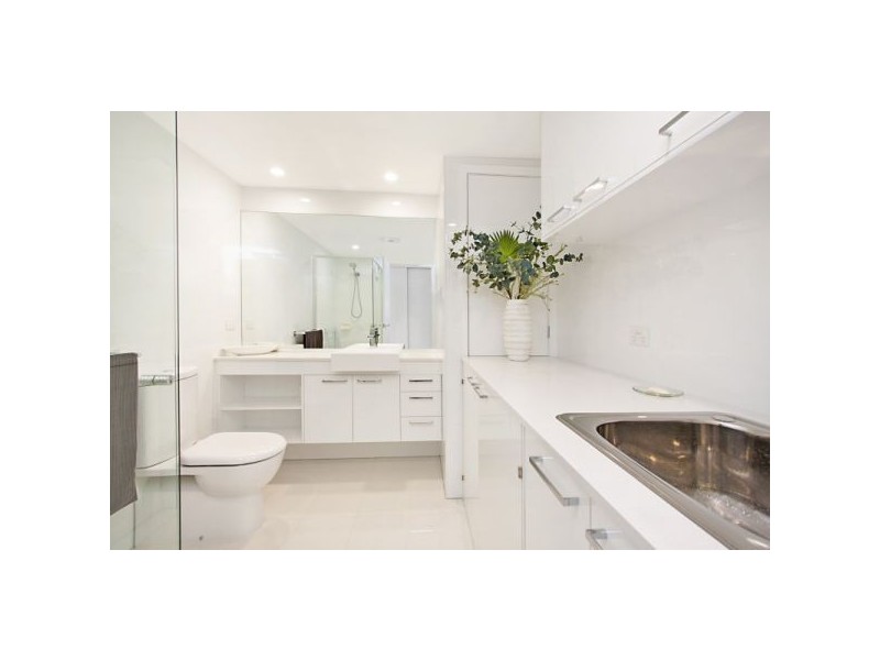 8/15-17 South Street, Kirra QLD 4225