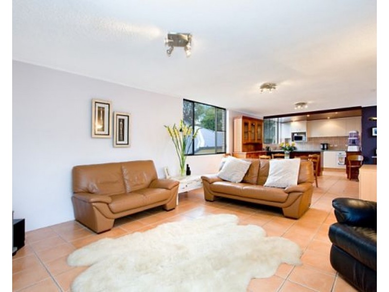 3/10 Rutledge street, Coolangatta QLD 4225