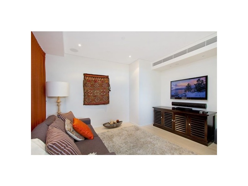 205/1 Douglas Street, Kirra QLD 4225