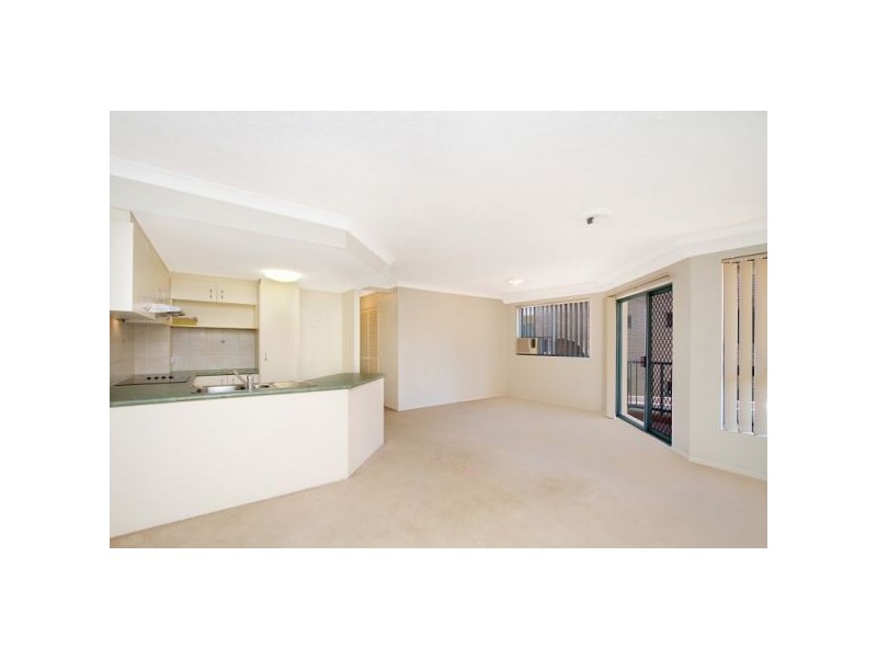 8/56 Coolangatta Road, Kirra QLD 4225