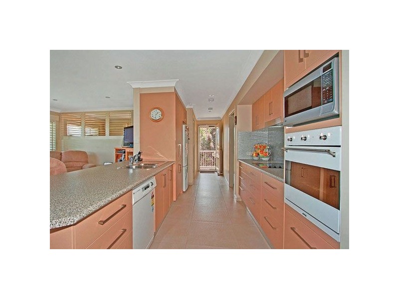 42 Walter Cres, Banora Point NSW 2486