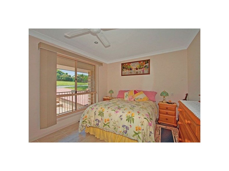 42 Walter Cres, Banora Point NSW 2486