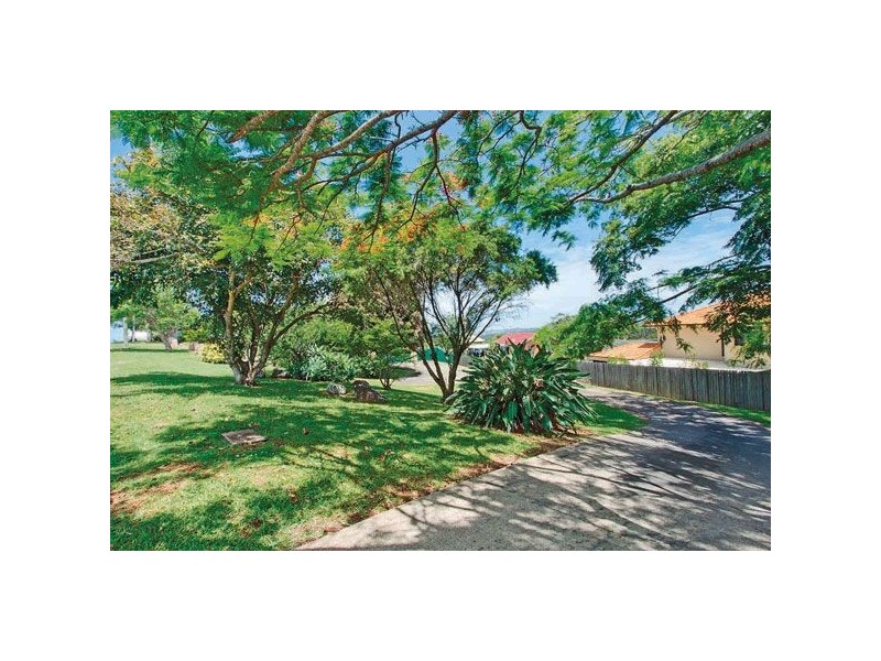 42 Walter Cres, Banora Point NSW 2486