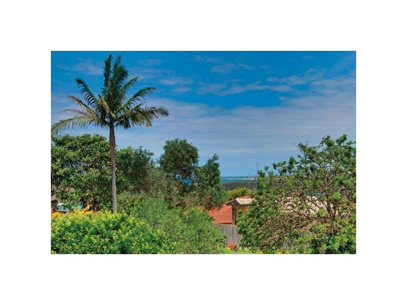 42 Walter Cres, Banora Point NSW 2486