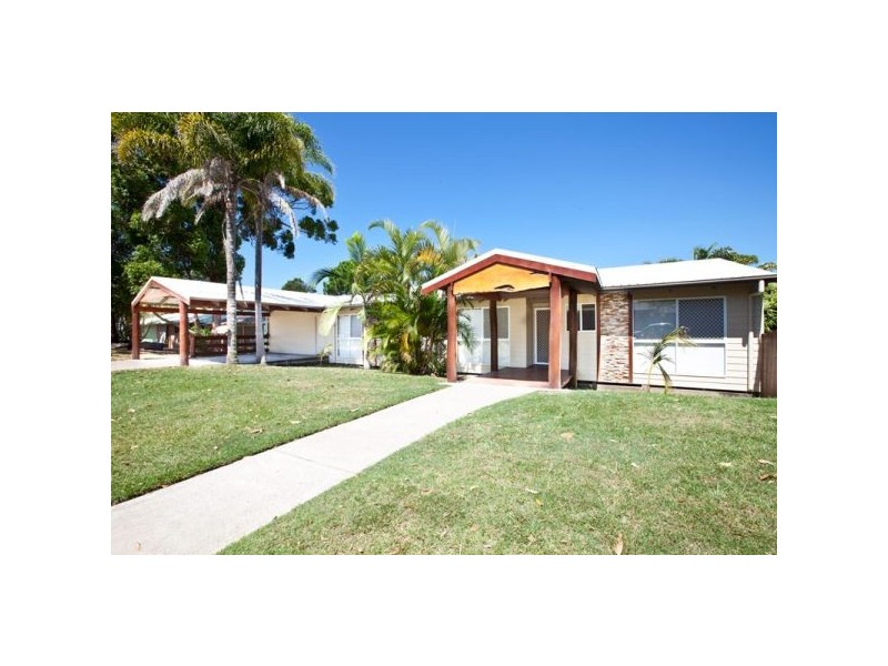 17 Crest Drive, Elanora QLD 4221