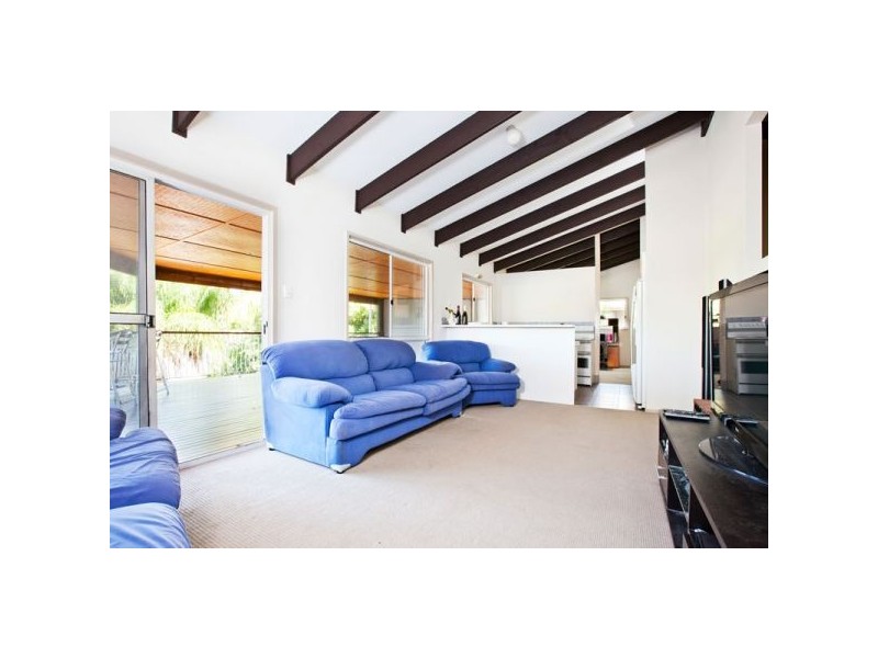 17 Crest Drive, Elanora QLD 4221