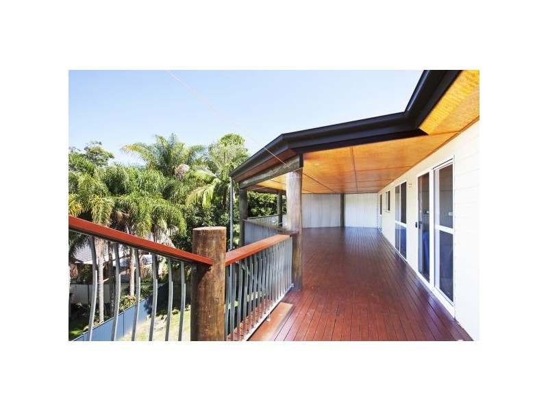 17 Crest Drive, Elanora QLD 4221