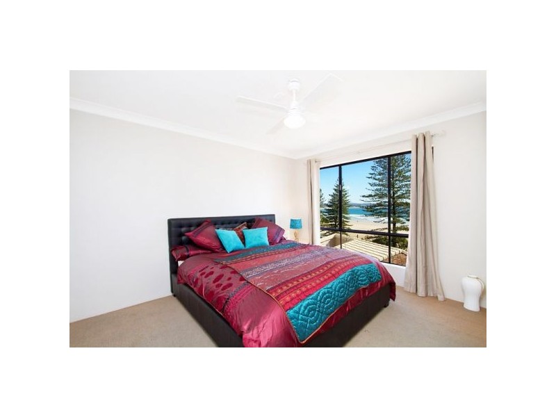 4/1 Petrie Street, Rainbow Bay QLD 4225