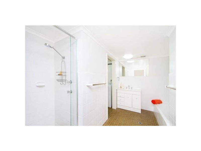 4/1 Petrie Street, Rainbow Bay QLD 4225