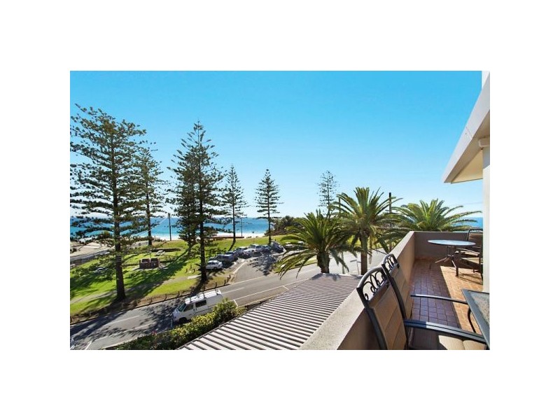 4/1 Petrie Street, Rainbow Bay QLD 4225