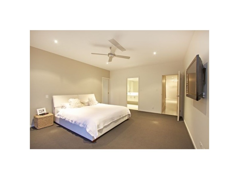 5 Buncrana Terrace, Banora Point NSW 2486