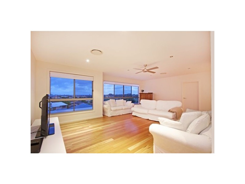 5 Buncrana Terrace, Banora Point NSW 2486