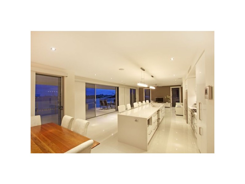 5 Buncrana Terrace, Banora Point NSW 2486