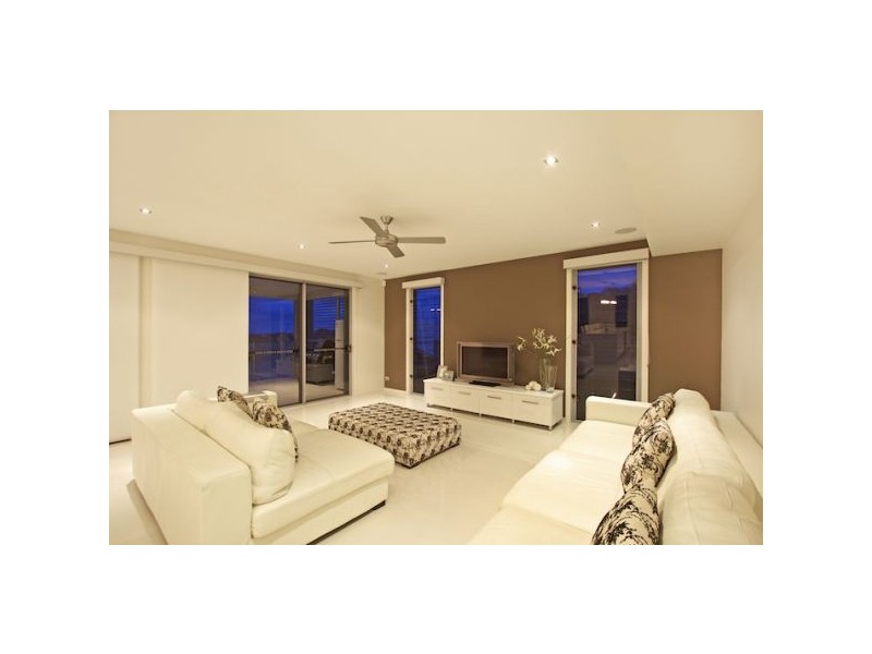 5 Buncrana Terrace, Banora Point NSW 2486