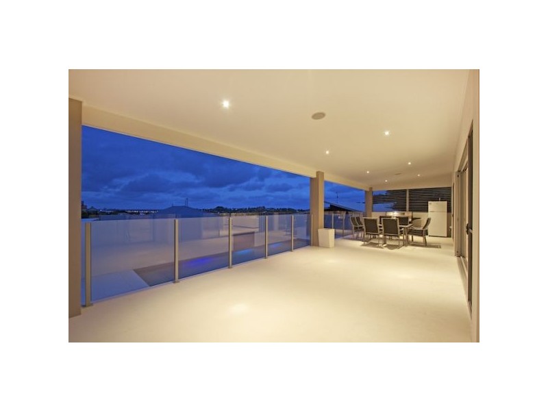 5 Buncrana Terrace, Banora Point NSW 2486