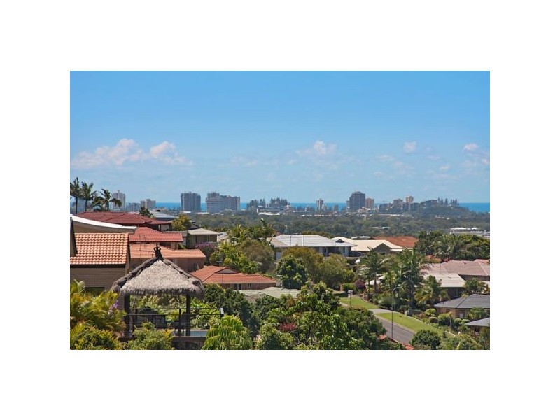 5 Buncrana Terrace, Banora Point NSW 2486