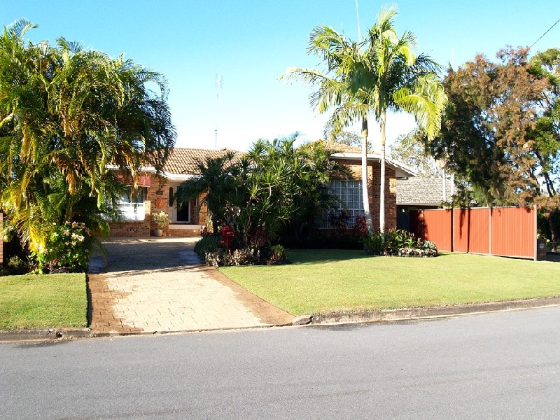 20 Blue Waters Cres, Tweed Heads NSW 2485