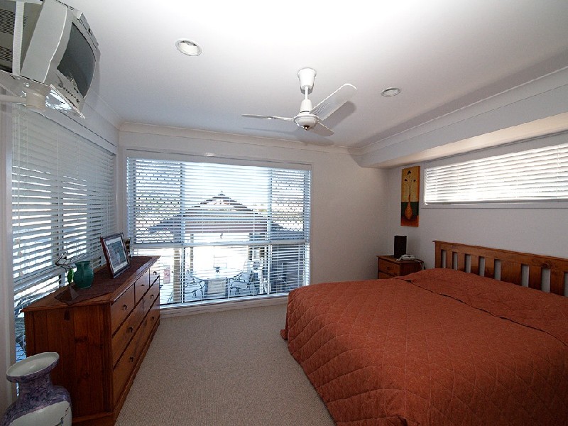 20 Blue Waters Cres, Tweed Heads NSW 2485