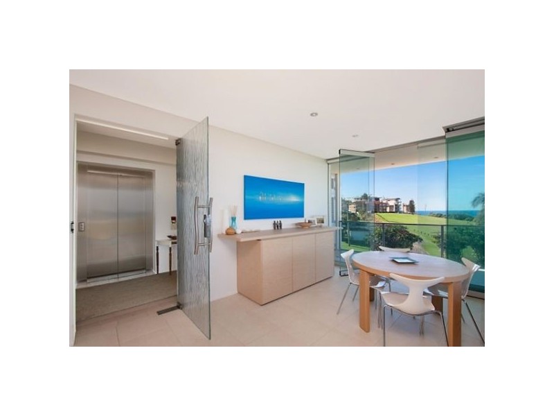 3/13 Eden Street, Rainbow Bay QLD 4225