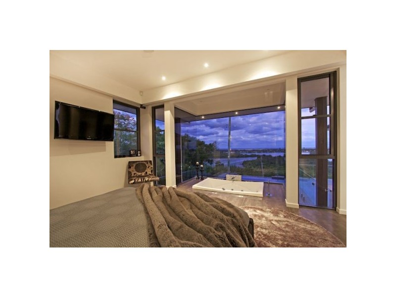 21 Old Ferry Road, Banora Point NSW 2486
